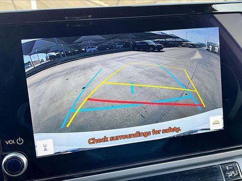 Used 2025 Toyota Camry SE image 23