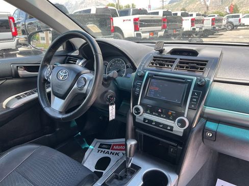Used 2012 Toyota Camry SE FWD image 18