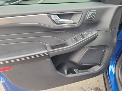 Used 2022 Ford Escape Titanium image 13