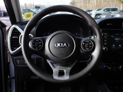 Used 2020 Kia Soul LX image 9