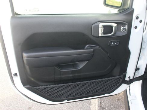 Used 2024 Jeep Wrangler Unlimited Rubicon image 11