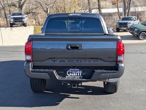 Used 2019 Toyota Tacoma TRD Off-Road image 7