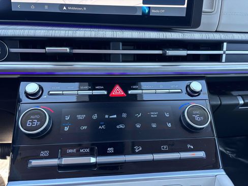 Certified 2025 Hyundai Santa Fe Calligraphy AWD/4WD image 25