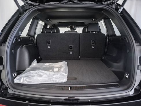 New 2025 Jeep Grand Cherokee Altitude image 9