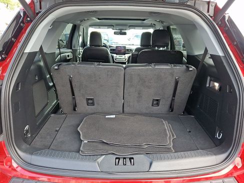 Certified 2023 Ford Explorer XLT w/ Equipment Group 202A AWD/4WD image 28