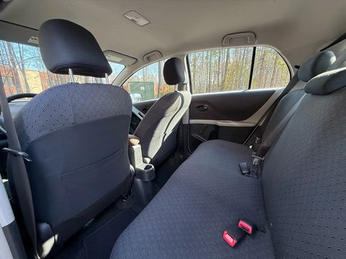 Used 2009 Toyota Yaris S image 9