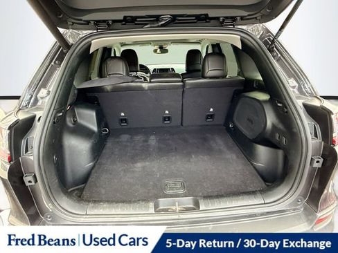 Used 2021 Jeep Cherokee Limited image 27