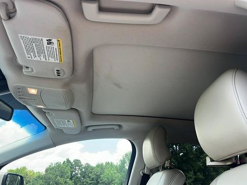 Used 2018 Ford Edge Titanium w/ Equipment Group 301A FWD image 31