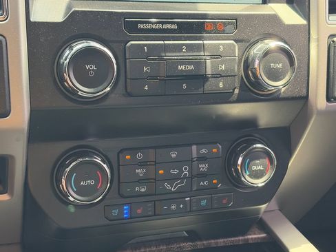 Used 2019 Ford F250 Lariat w/ Lariat Ultimate Package AWD/4WD image 25