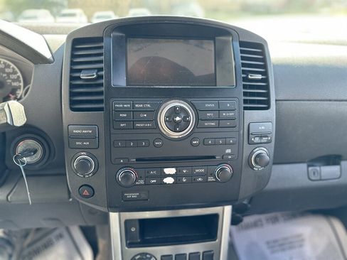 Used 2008 Nissan Pathfinder SE image 20