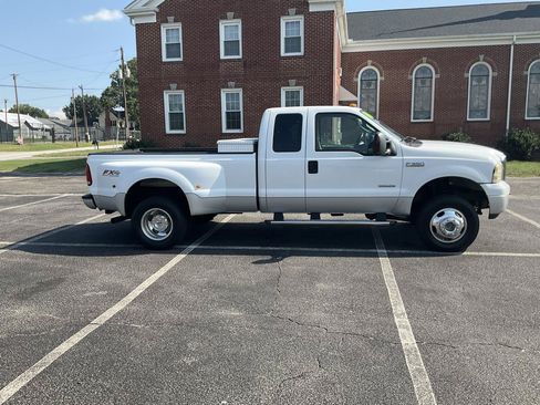 Used 2006 Ford F350 XLT AWD/4WD image 4