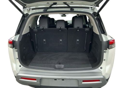 Used 2024 Nissan Pathfinder SL image 14
