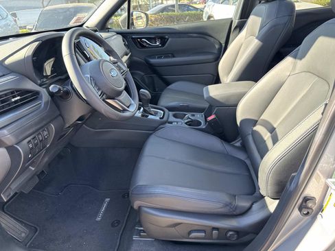 Used 2025 Subaru Forester Limited image 18