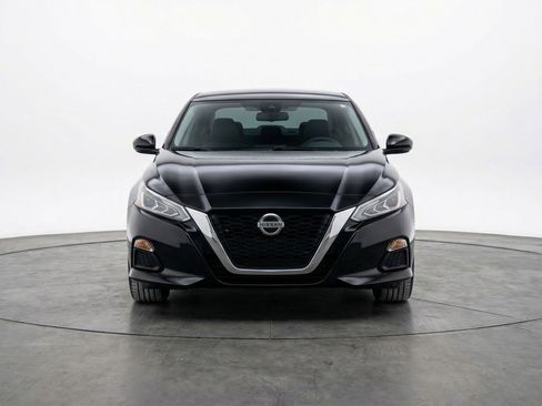 Used 2025 Nissan Altima 2.5 SV FWD image 2