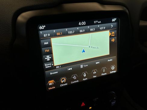 Used 2023 Jeep Renegade Trailhawk w/ Trailhawk Elite Group image 13