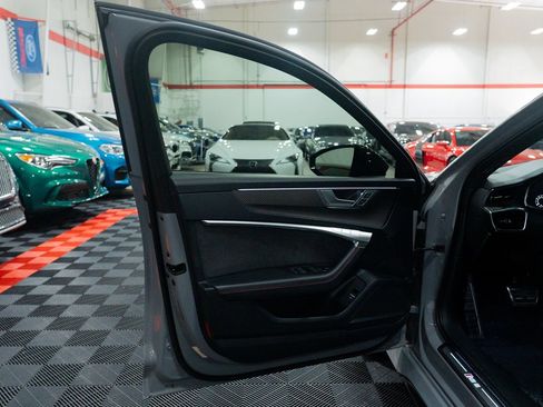 Used 2022 Audi RS 6 w/ Carbon Optic Package AWD/4WD image 16