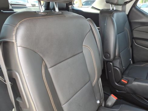 Used 2020 Chevrolet Traverse Premier w/ Redline Edition FWD image 16