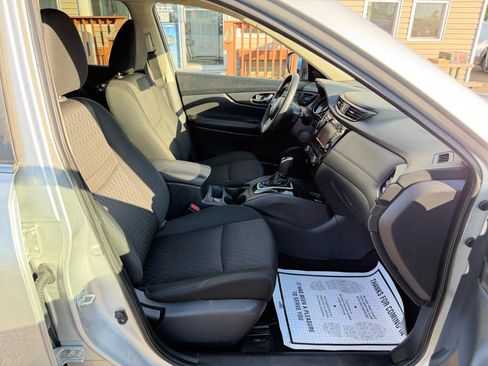 Used 2018 Nissan Rogue SV AWD/4WD image 43