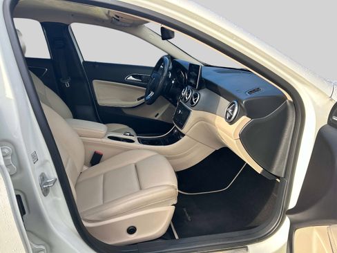 Used 2017 Mercedes-Benz GLA 250 4MATIC image 17