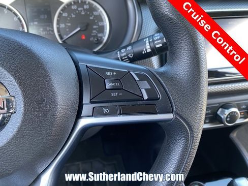 Used 2020 Nissan Kicks S image 20