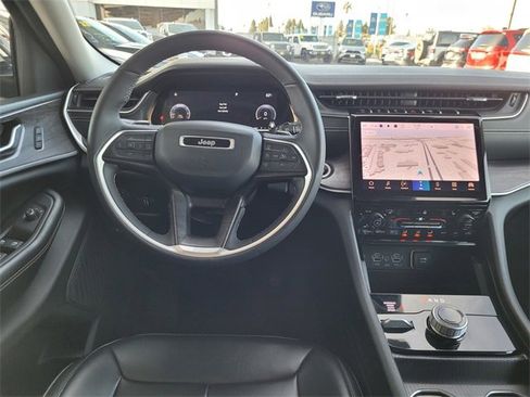 Certified 2024 Jeep Grand Cherokee Limited image 7