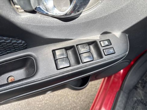 Used 2015 Nissan Versa Note SV FWD image 34