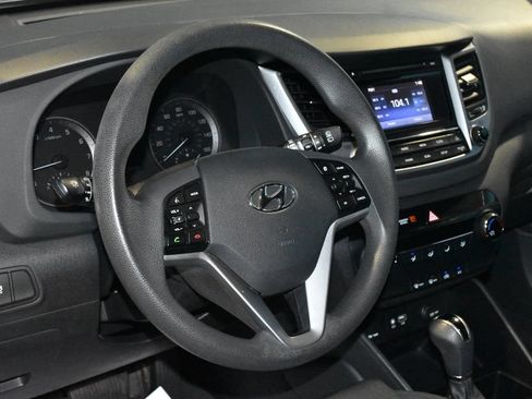 Used 2017 Hyundai Tucson SE w/ SE Popular Package 02 FWD image 2