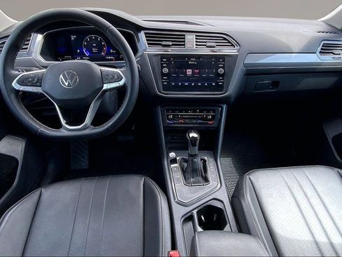 Used 2022 Volkswagen Tiguan SE FWD image 16