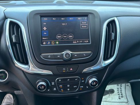 Used 2023 Chevrolet Equinox LT FWD image 12