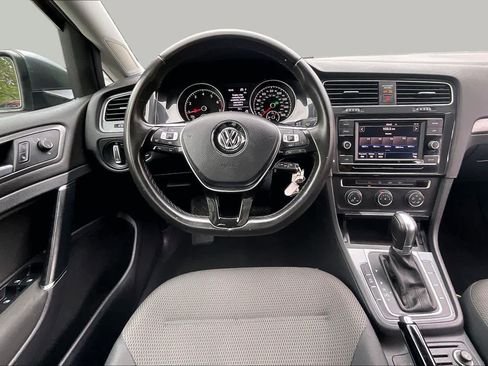 Used 2019 Volkswagen Golf S FWD image 5