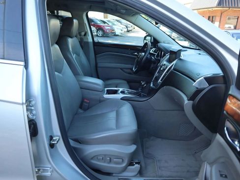 Used 2011 Cadillac SRX Luxury image 16
