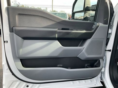 New 2026 Ford F250 XL w/ XL Chrome Package image 17