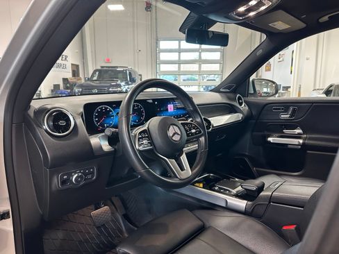 Used 2021 Mercedes-Benz GLB 250 image 15
