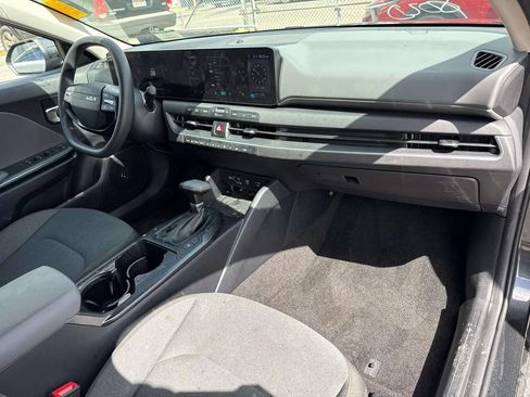 Certified 2025 Kia K4 FWD image 15
