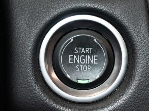 Used 2021 GMC Yukon XL SLT w/ SLT Luxury Plus Package RWD image 30