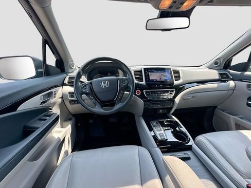 Used 2016 Honda Pilot Touring image 29