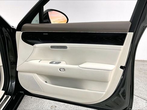 Used 2023 Genesis G90 3.5T image 24