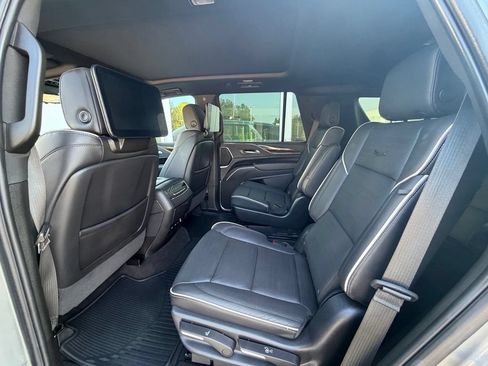 Used 2023 Cadillac Escalade Sport Platinum w/ LPO, ONYX Package AWD/4WD image 13