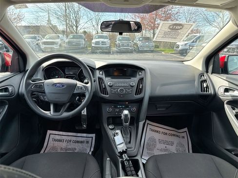Used 2016 Ford Focus SE image 10