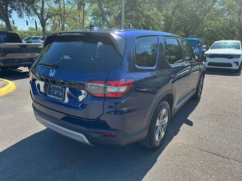 Used 2025 Honda Pilot EX-L image 10