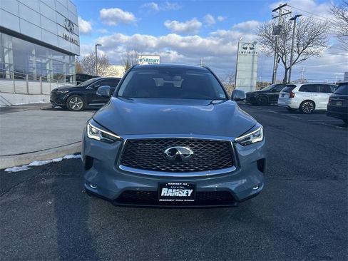 Certified 2022 INFINITI QX50 Essential image 3