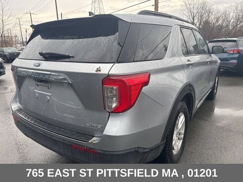 Used 2022 Ford Explorer XLT AWD/4WD image 7