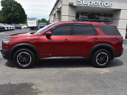 Used 2025 Nissan Pathfinder Rock Creek AWD/4WD image 9