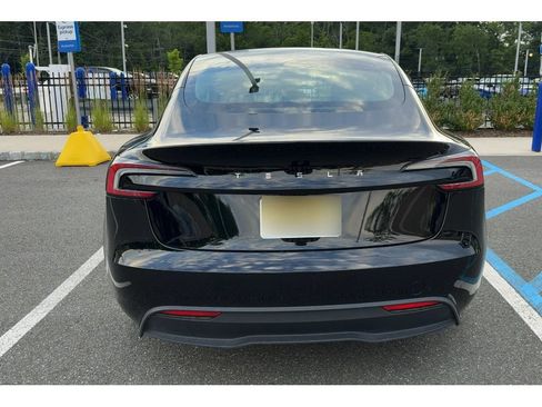 Used 2024 Tesla Model 3 Standard Range RWD image 4