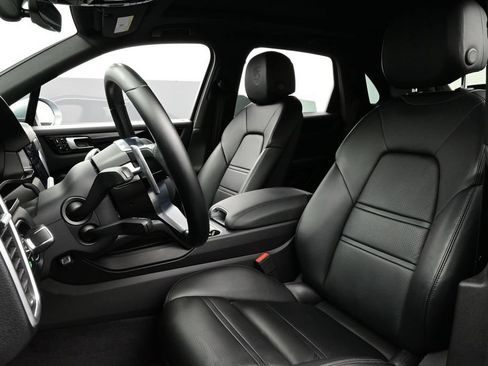 Certified 2020 Porsche Cayenne S AWD/4WD image 5