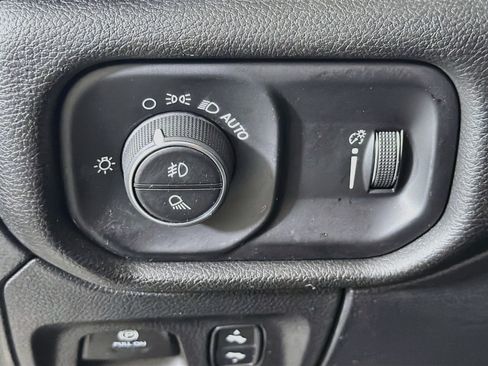Used 2023 RAM 1500 Big Horn AWD/4WD image 16