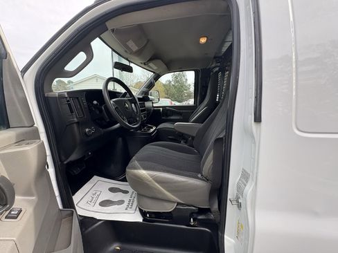 Used 2019 Chevrolet Express 2500 Work Van w/ Driver Convenience Package image 19