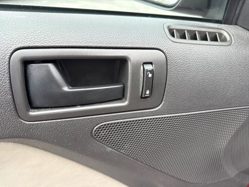 Used 2014 Ford Mustang Convertible image 14