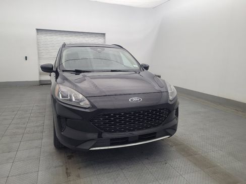 Used 2020 Ford Escape SE Sport image 14