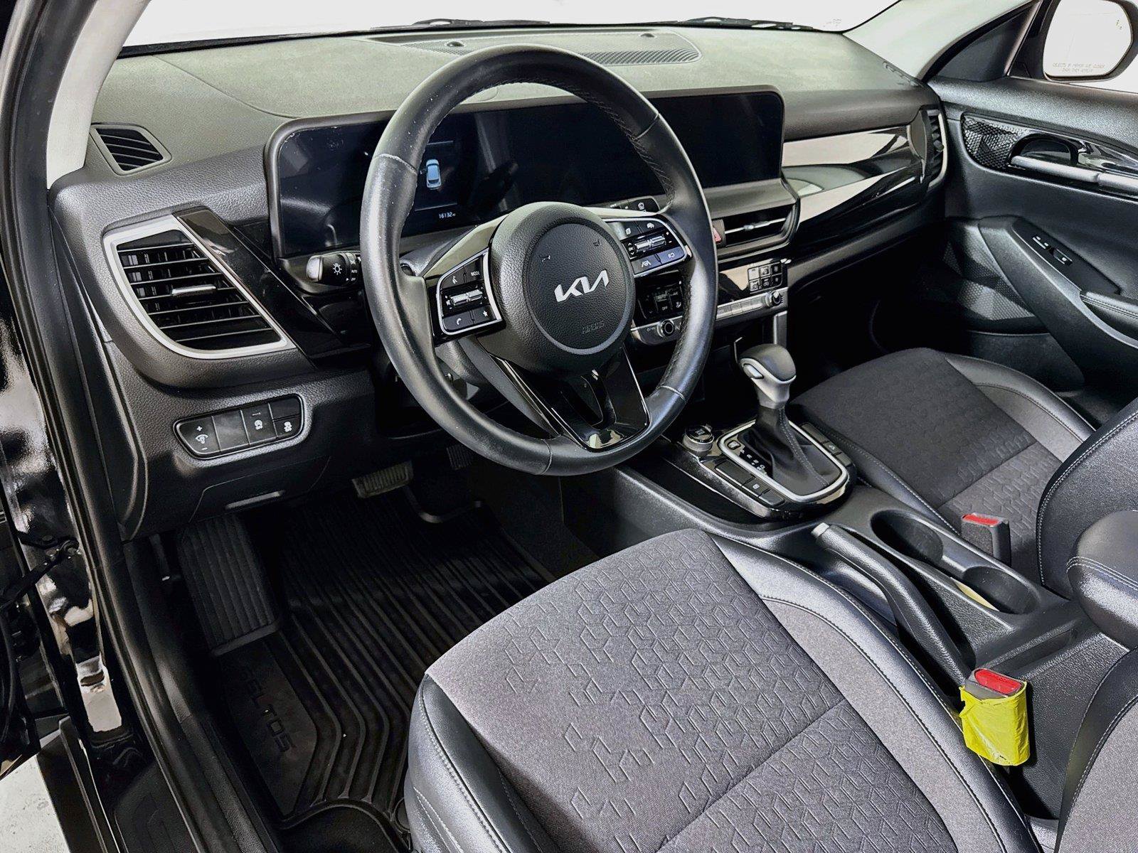 Used 2025 Kia Seltos S FWD image 7